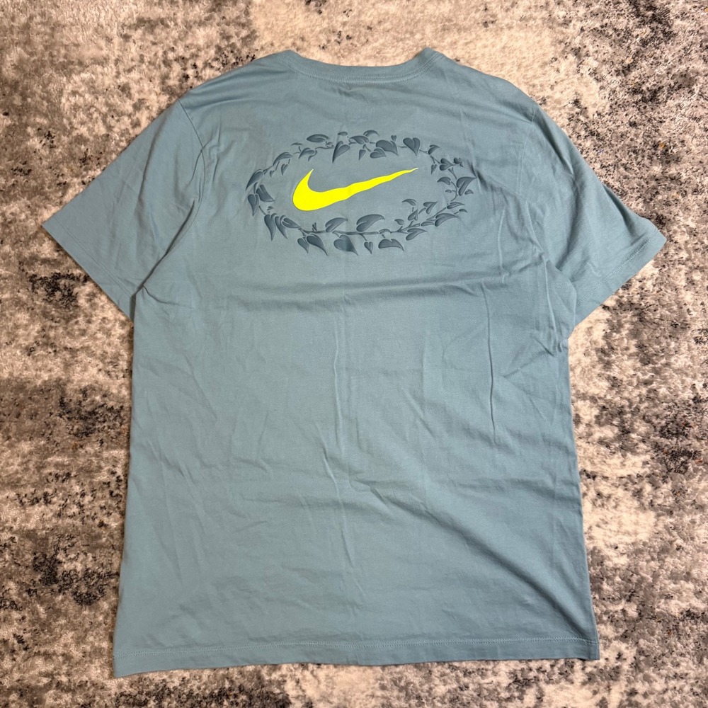 Nike Men´s T-Shirt "Nurture The Sole" Graphic Tee Light‎ Blue Large